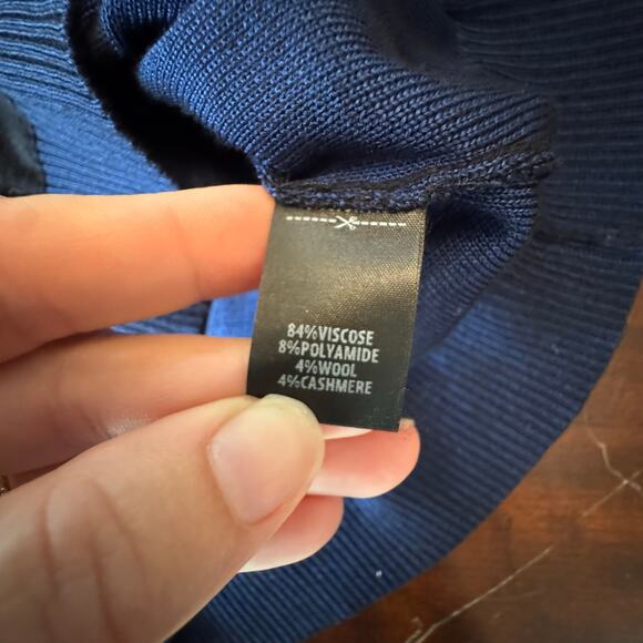 St. John Knits Tunic Top Womens P / Small Sleeveless Tank Blue V Neck $695 - Picture 5 of 6